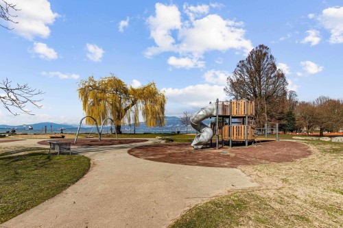 2015 Creelman Avenue, Vancouver, BC 