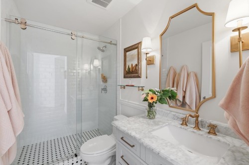202-3151 Connaught Crescent, North Vancouver, BC 