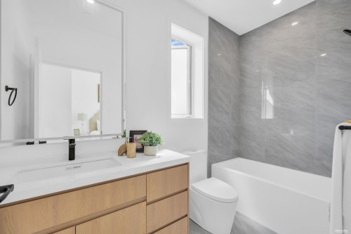 2-2893 Eton Street, Vancouver, BC 
