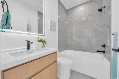2-2893 Eton Street, Vancouver, BC 