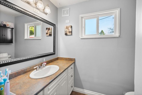 24898 122 Avenue, Maple Ridge, BC 