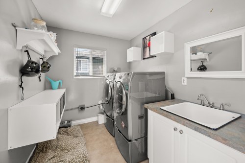 24898 122 Avenue, Maple Ridge, BC 