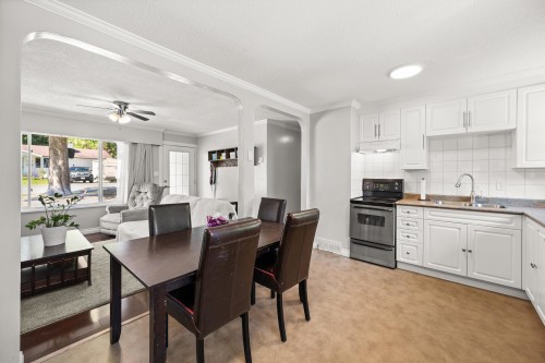 24898 122 Avenue, Maple Ridge, BC 