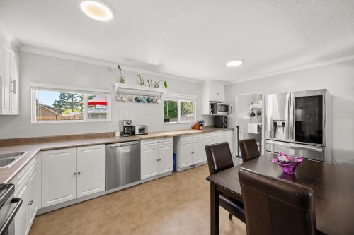 24898 122 Avenue, Maple Ridge, BC 