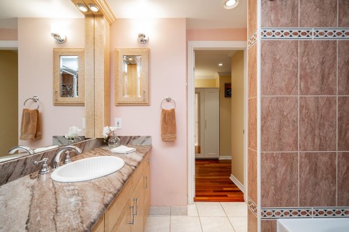304-1233 Beach Avenue, Vancouver, BC 