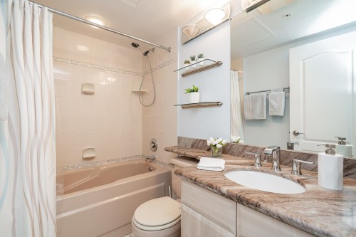 304-1233 Beach Avenue, Vancouver, BC 