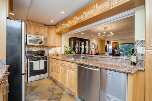 304-1233 Beach Avenue, Vancouver, BC 