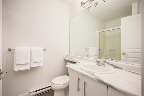 2-8533 Cumberland Place, Burnaby, BC 