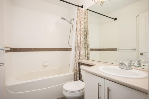 2-8533 Cumberland Place, Burnaby, BC 