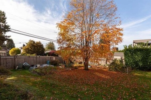 221 28Th Street W, North Vancouver, BC 