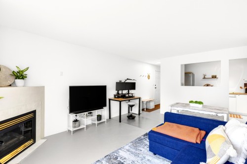 204-22347 Lougheed Highway, Maple Ridge, BC 