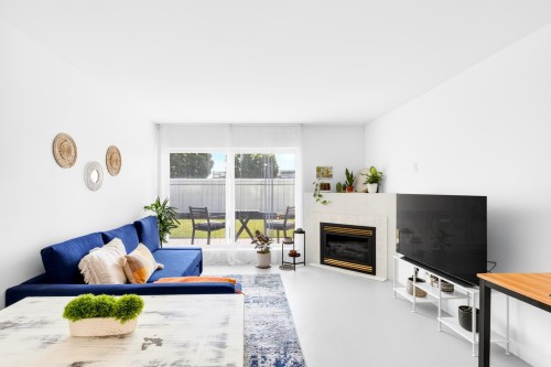 204-22347 Lougheed Highway, Maple Ridge, BC 