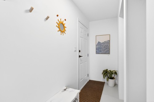 204-22347 Lougheed Highway, Maple Ridge, BC 
