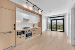 1005-2729 Kingsway Vancouver, BC V5R 0M6