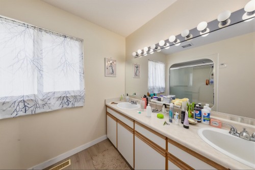 3830 Mckay Drive, Richmond, BC 