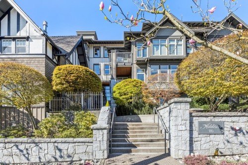 303-116 23rd Street W North Vancouver, BC V7M 2A9