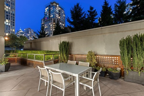 307-1009 Expo Boulevard, Vancouver, BC 