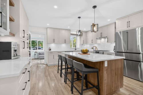 12409 233a Street  Maple Ridge, BC V2X 0N1