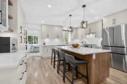 12409 233a Street Maple Ridge, BC V2X 0N1