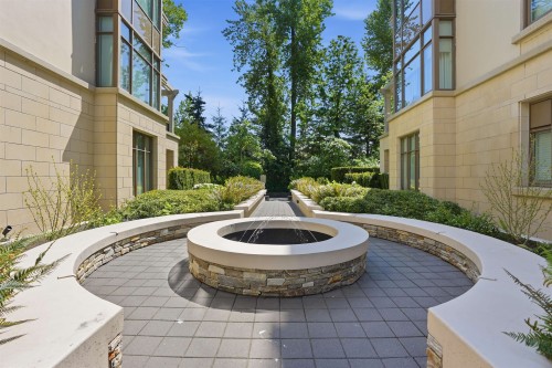 203-540 Waters Edge Crescent, West Vancouver, BC 