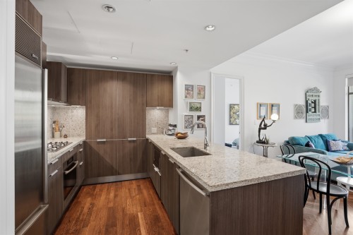 203-540 Waters Edge Crescent, West Vancouver, BC 
