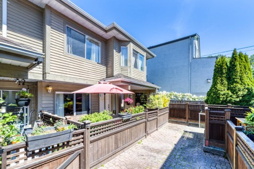 6-815 Tobruck Avenue  North Vancouver, BC V7P 1V9
