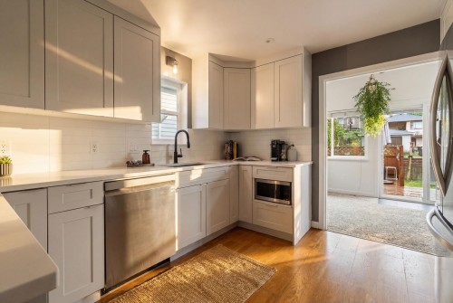 3172 2Nd Avenue E, Vancouver, BC 