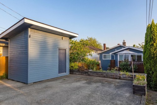 3172 2Nd Avenue E, Vancouver, BC 