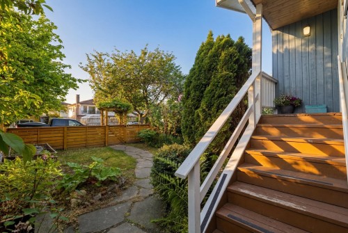 3172 2Nd Avenue E, Vancouver, BC 