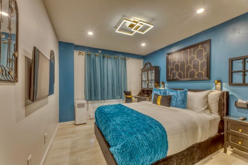 704-2468 Broadway E, Vancouver, BC 