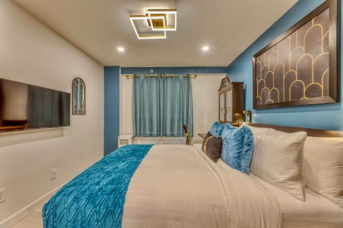704-2468 Broadway E, Vancouver, BC 
