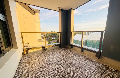 704-2468 Broadway E, Vancouver, BC 