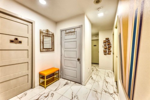 704-2468 Broadway E, Vancouver, BC 