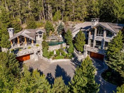 7469/73 Treetop Lane Whistler, BC V8E 0E9