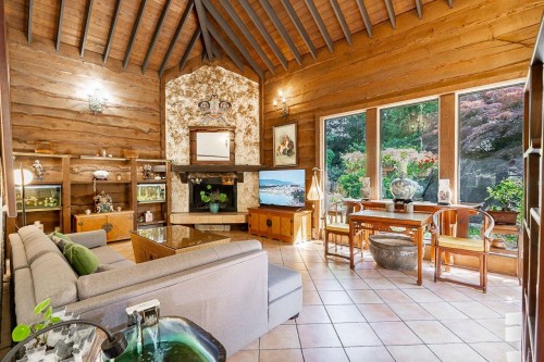 4346 Capilano Road, North Vancouver, BC 