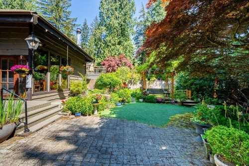 4346 Capilano Road, North Vancouver, BC 