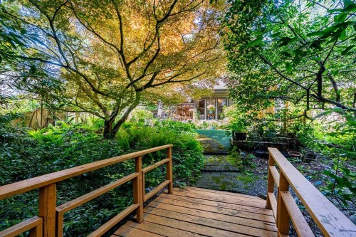 4346 Capilano Road, North Vancouver, BC 