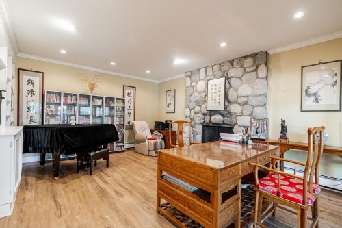 4346 Capilano Road, North Vancouver, BC 