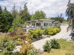 6260 Sunrise Boulevard Sechelt, BC V7Z 0R5