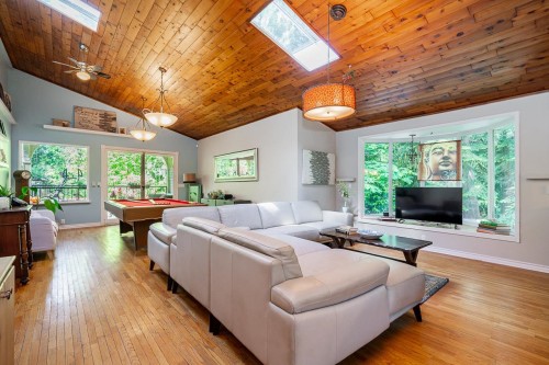 23942 Fern Crescent, Maple Ridge, BC 
