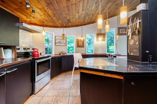 23942 Fern Crescent, Maple Ridge, BC 