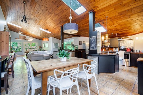 23942 Fern Crescent, Maple Ridge, BC 