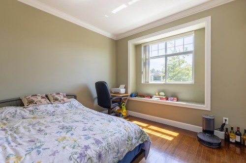 2643 8Th Avenue E, Vancouver, BC 