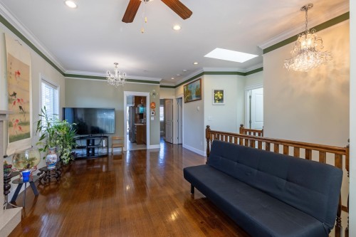 2643 8Th Avenue E, Vancouver, BC 