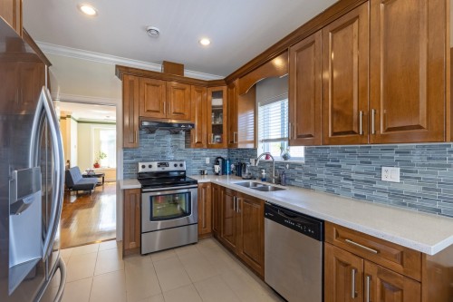 2643 8Th Avenue E, Vancouver, BC 