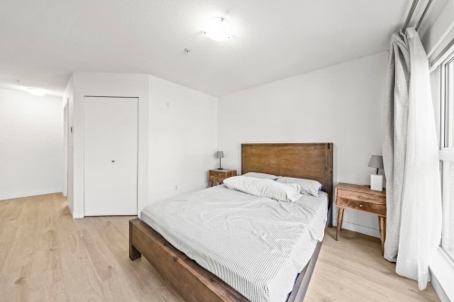 208-6800 Eckersley Road, Richmond, BC 