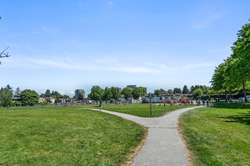 208-6800 Eckersley Road, Richmond, BC 