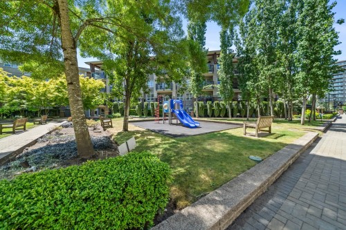 208-6800 Eckersley Road, Richmond, BC 