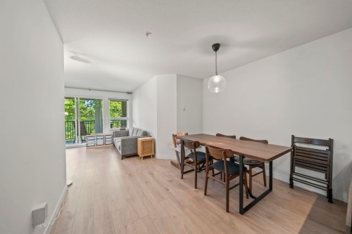208-6800 Eckersley Road, Richmond, BC 