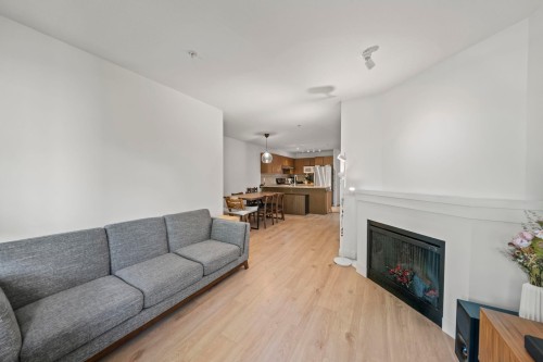 208-6800 Eckersley Road, Richmond, BC 